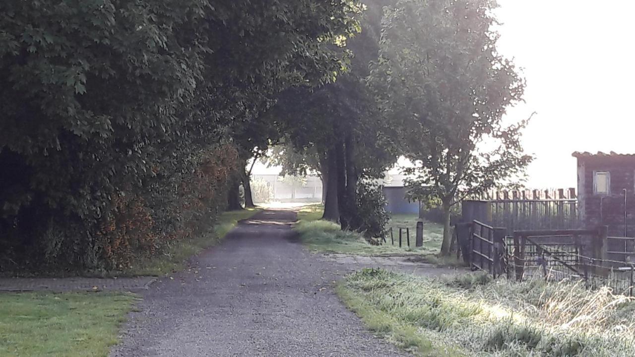 B&B Charming Farmhouse Prinsenbeek 外观 照片